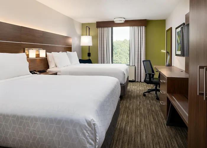 Standard Queen Room